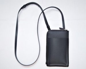 UNIQLOのウォレットショルダーバッグ