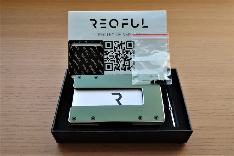 REQFUL1.1メタリックと付属品